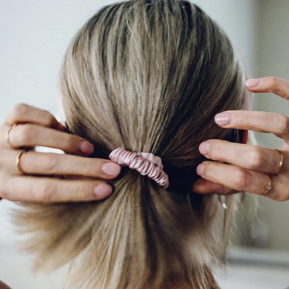 AILORIA Haarschmuck^Gesichtsmaske und Scrunchie S Rose